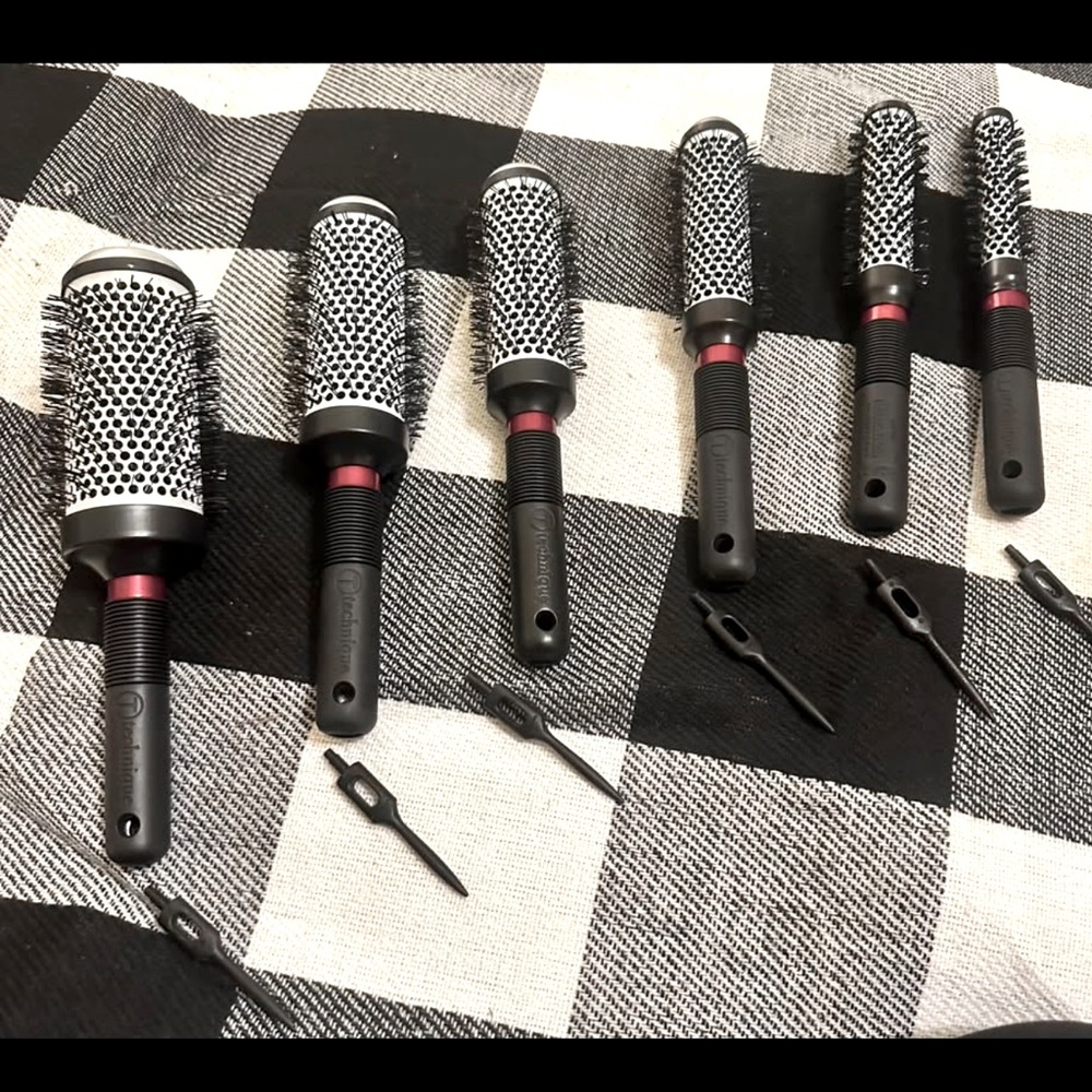 Complete set Cricket T Technique Round Thermal Brushes like New display